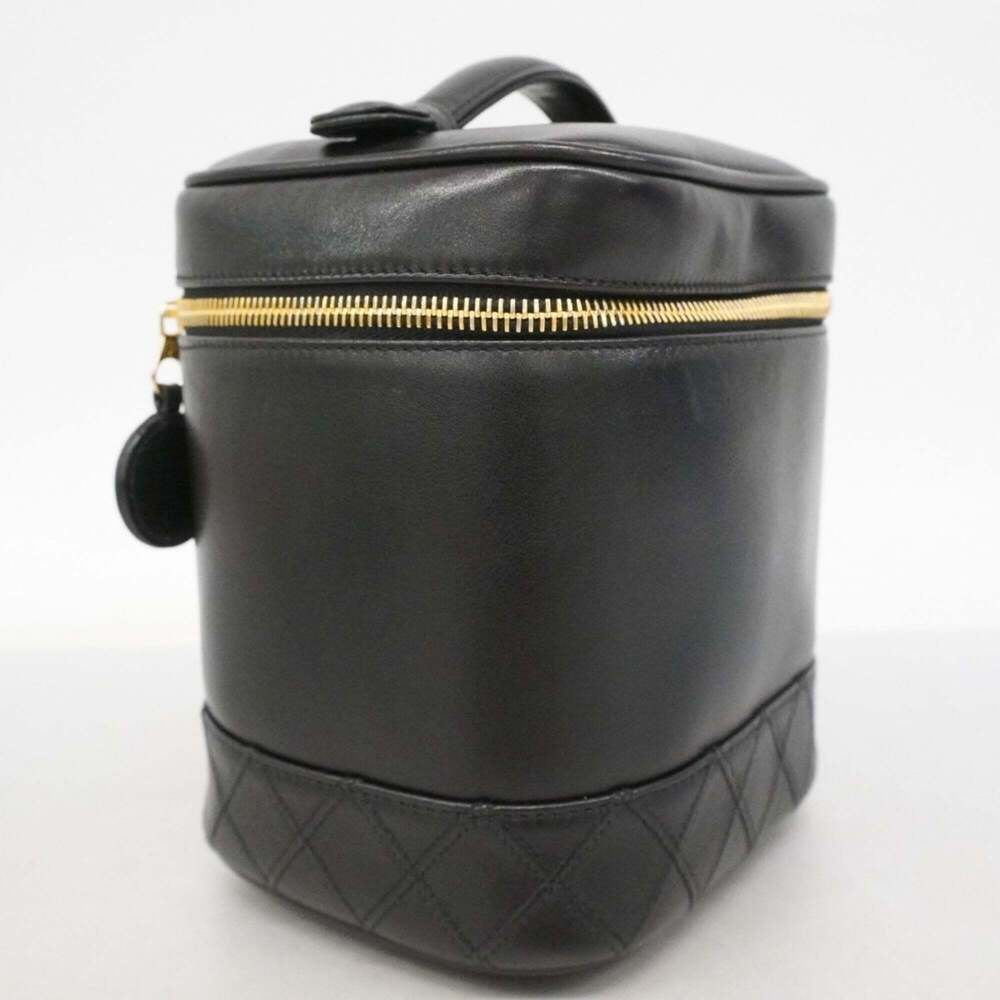 CHANEL Black Lambskin Leather Vanity Bag - Picture 2 of 11